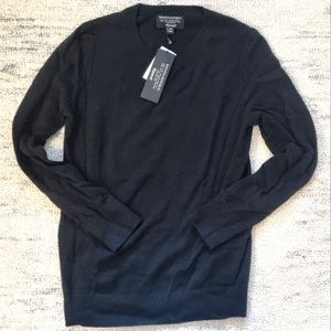 NWT Banana Republic Italian Cashmere Blend Sweater in Black